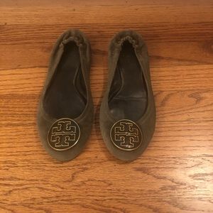 Tory Burch Ballet Flats in Olive - Size 6